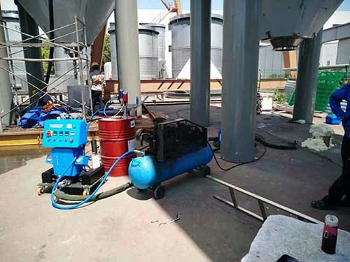 噴涂聚脲設備專業(yè)化程度高的廠家 省料(圖1) 噴涂聚脲設備專業(yè)化程度高的廠家