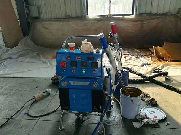 聚氨酯發(fā)泡設備型號:JNJX-Q5200(圖1) 聚氨酯發(fā)泡設備噴涂機